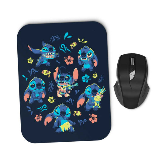 An Alien's Day - Mousepad