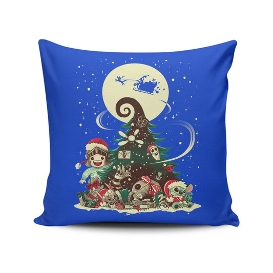 Episode 15: Christmas With Teerion - Throw Pillow