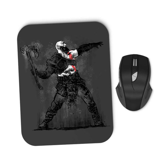 God Throwing Axe - Mousepad