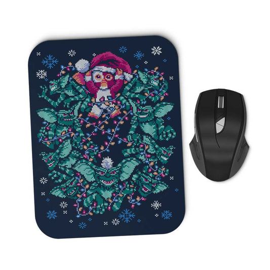 Mischievous Sweater - Mousepad
