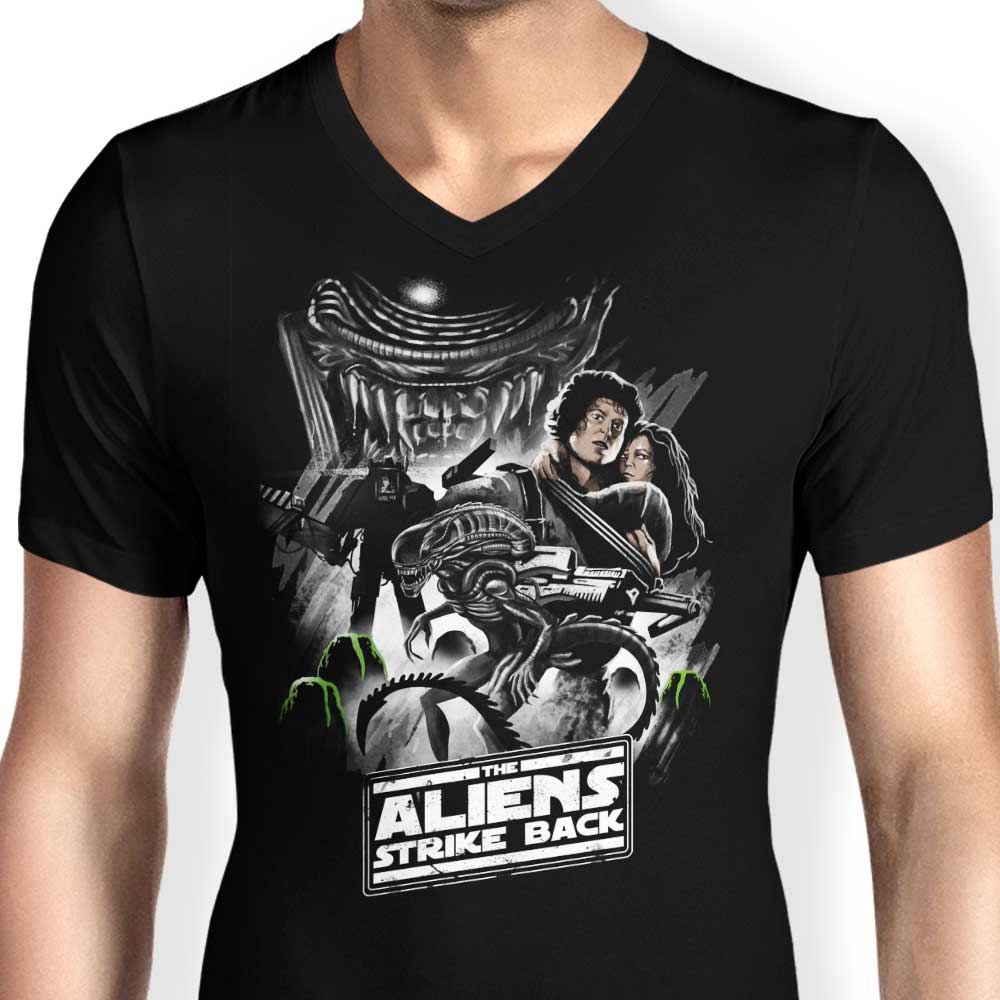 Aliens Strike Back - Men's V-Neck