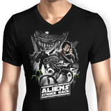 Aliens Strike Back - Men's V-Neck