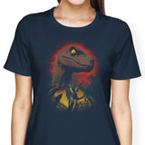 Clever Silhouette - Women's Apparel