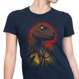 Clever Silhouette - Women's Apparel