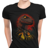 Clever Silhouette - Women's Apparel