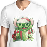 Episode 16: Christmas Experiment - Men's V-Neck