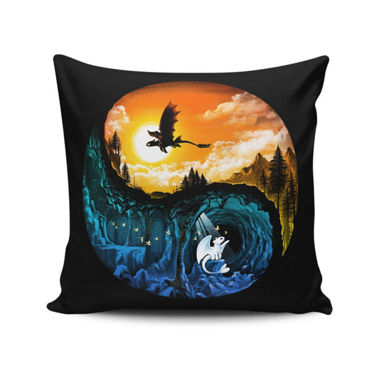 The Hidden World - Throw Pillow
