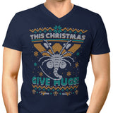 Ugly Xmas Hugs - Men's V-Neck