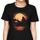 King Silhouette - Women's Apparel