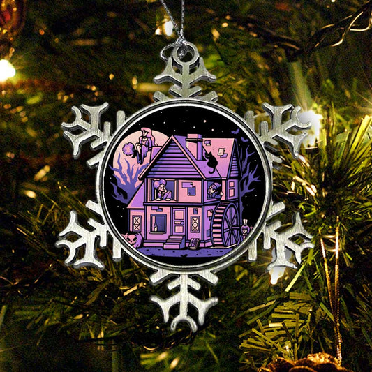 Salem House - Ornament